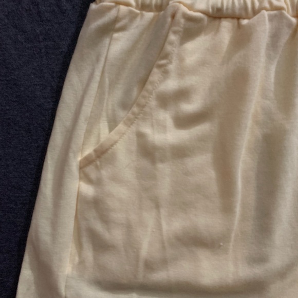 Yellow bikini top shorts combo - Picture 5 of 8